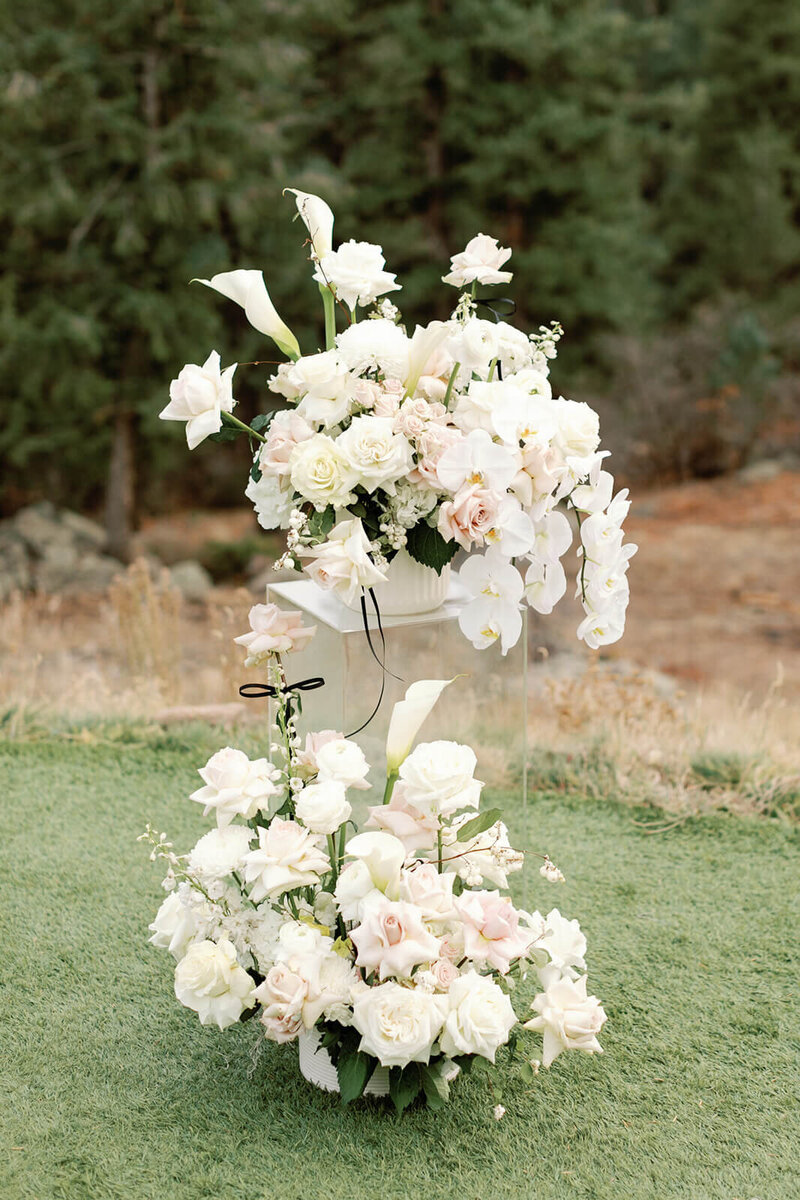 Beautiful tablescape with flowers and cutlery