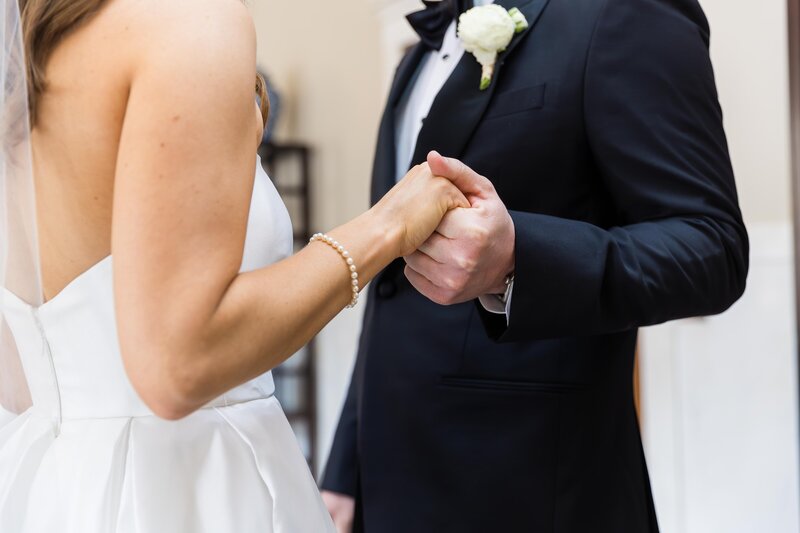 simply mo photography detail shot, luxury wedding photography, downtown dallas post office downtown dallas courthouse