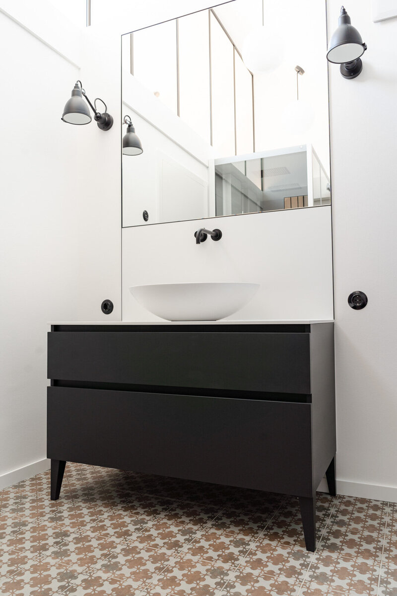 Badezimmer-Inennausbau-Waschtisch-Adam-Innenausbau-Lich-1