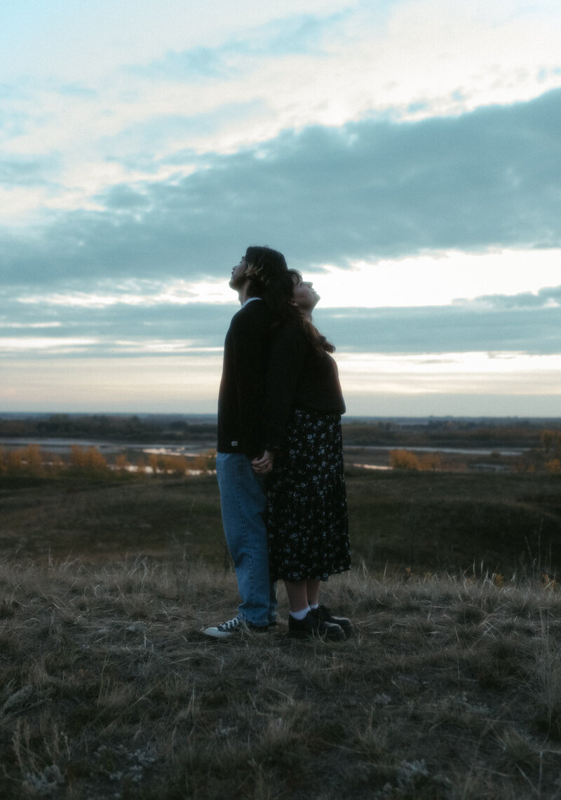 Couples_Session_Saskatoon_Cranberry_Flats_KaylaCassidyPhotography-45