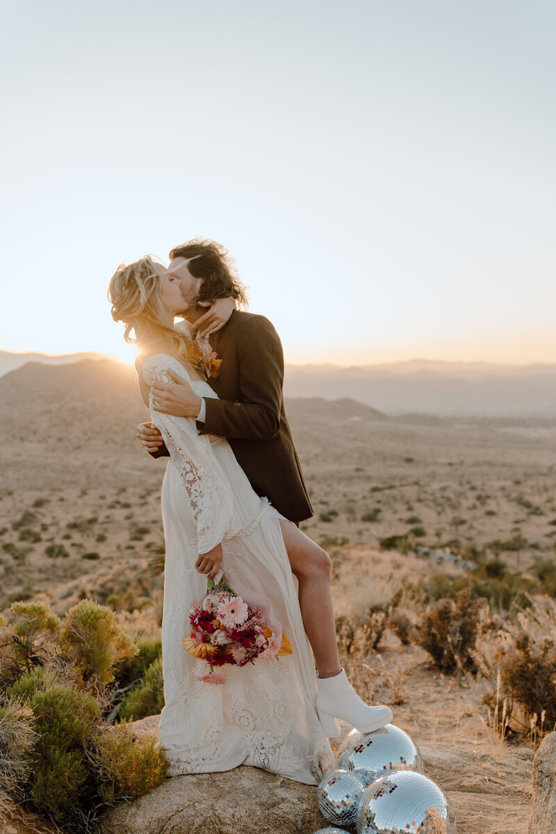 Dreamy-Joshua-Tree-Wedding-Portraits-6