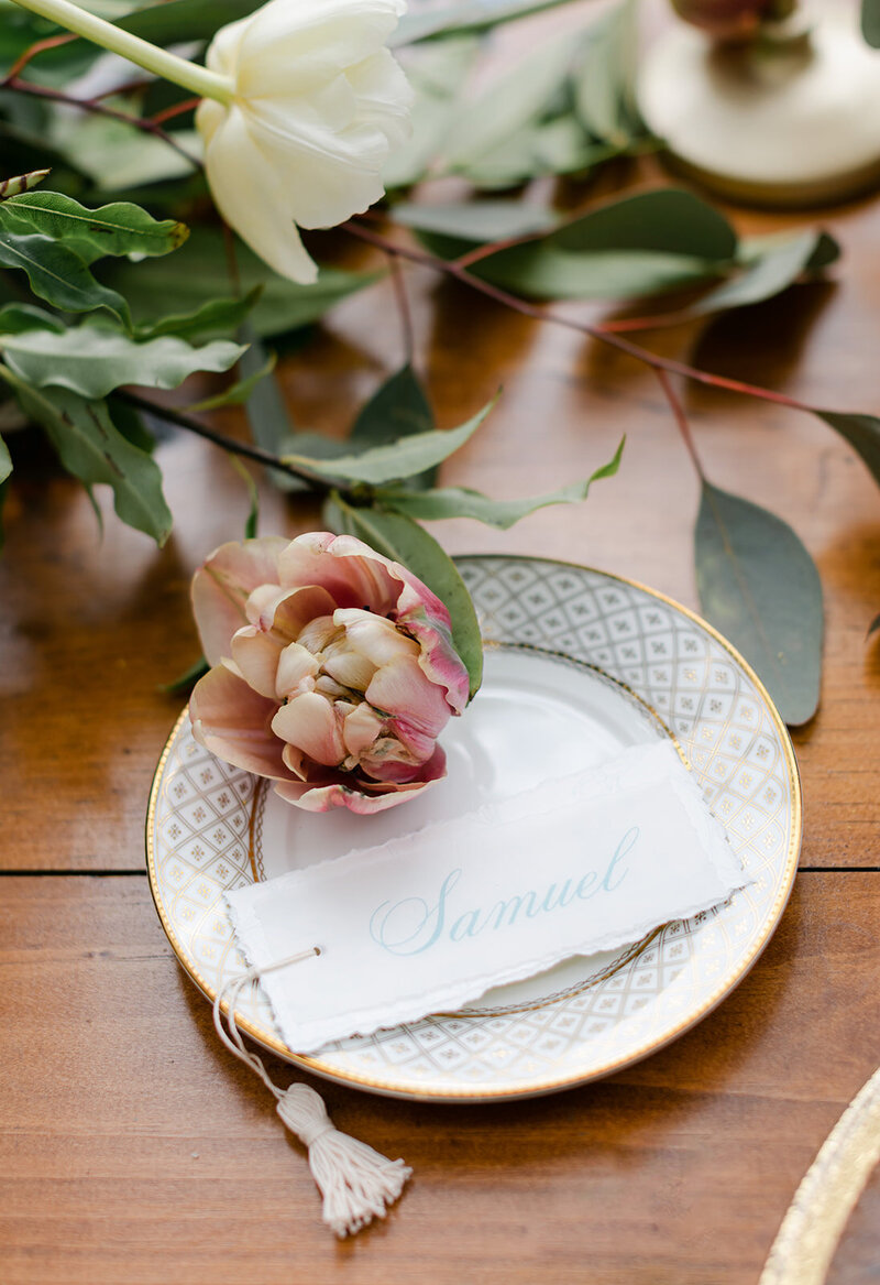 classic-blue-white-escort-cards