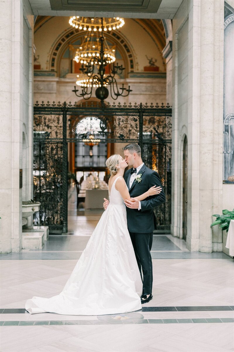Classic Black-Tie Summer Wedding at the Detroit Institute of Arts Museum, the Premier Arts Museum in Michigan