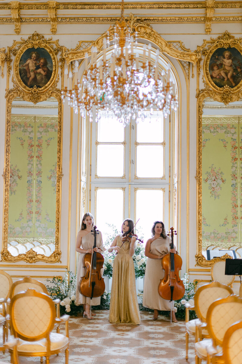 Life chello performance at the wedding ceremony at Palace Coburg in Vienna