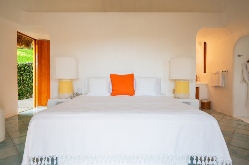 04-6-3-Sol-de-Oriente-Private-Bungalow-02-Careyes-Mexico-Bedroom-4981