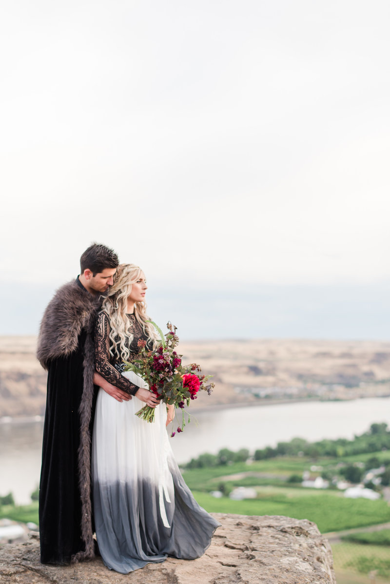 Game of Thrones Wedding Stylized Shoot | Game of Thrones GOT Jon Snow Daenerys Targaryen Stonehenge – Maryhill, WA | Tin Sparrow Events + Misty C Photography