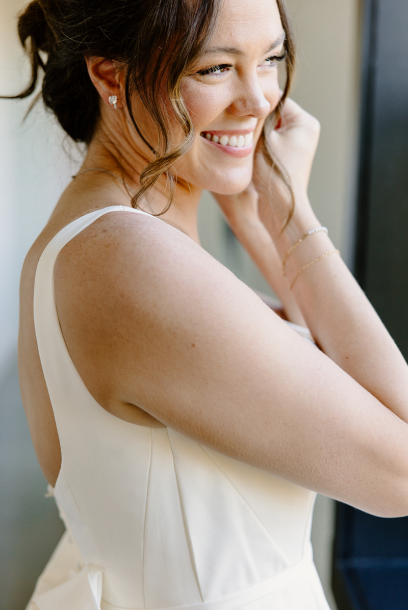 Indiana_Michigan_Wedding Planner_Lafayette_New Journey Farm_Barn_Outdoor Wedding_Bridal Fashion_Bridal Prep