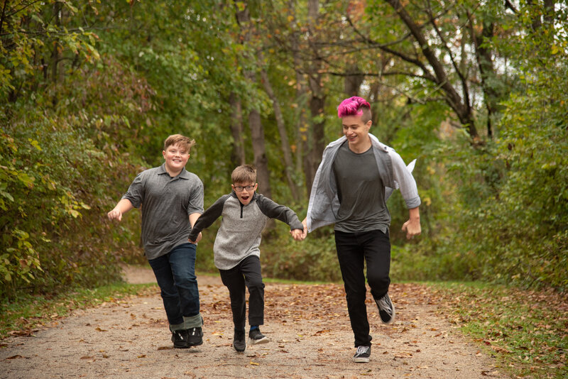 MedinaOhioBuckeyeWoodsPositivelyPortraitsFamilyPhotos46