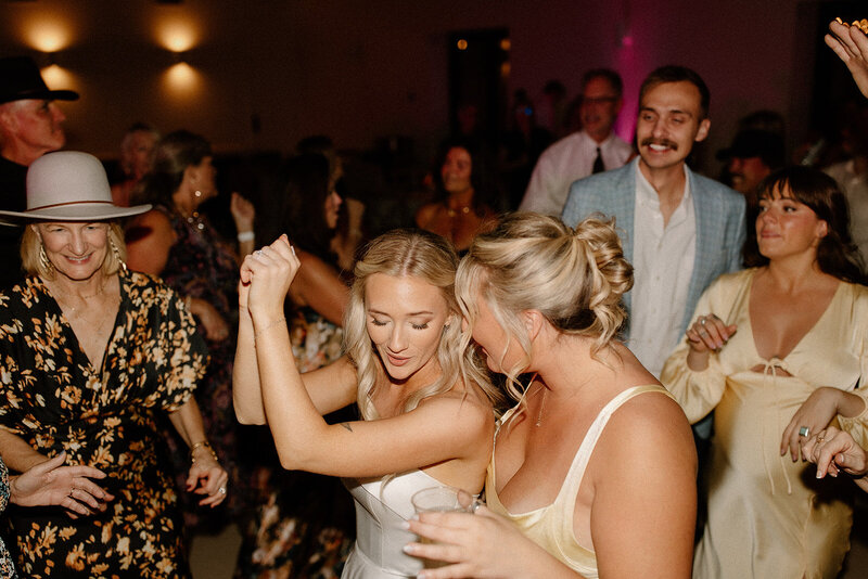 jami-oliver-wedding-preview-taylorraephotofilm-257
