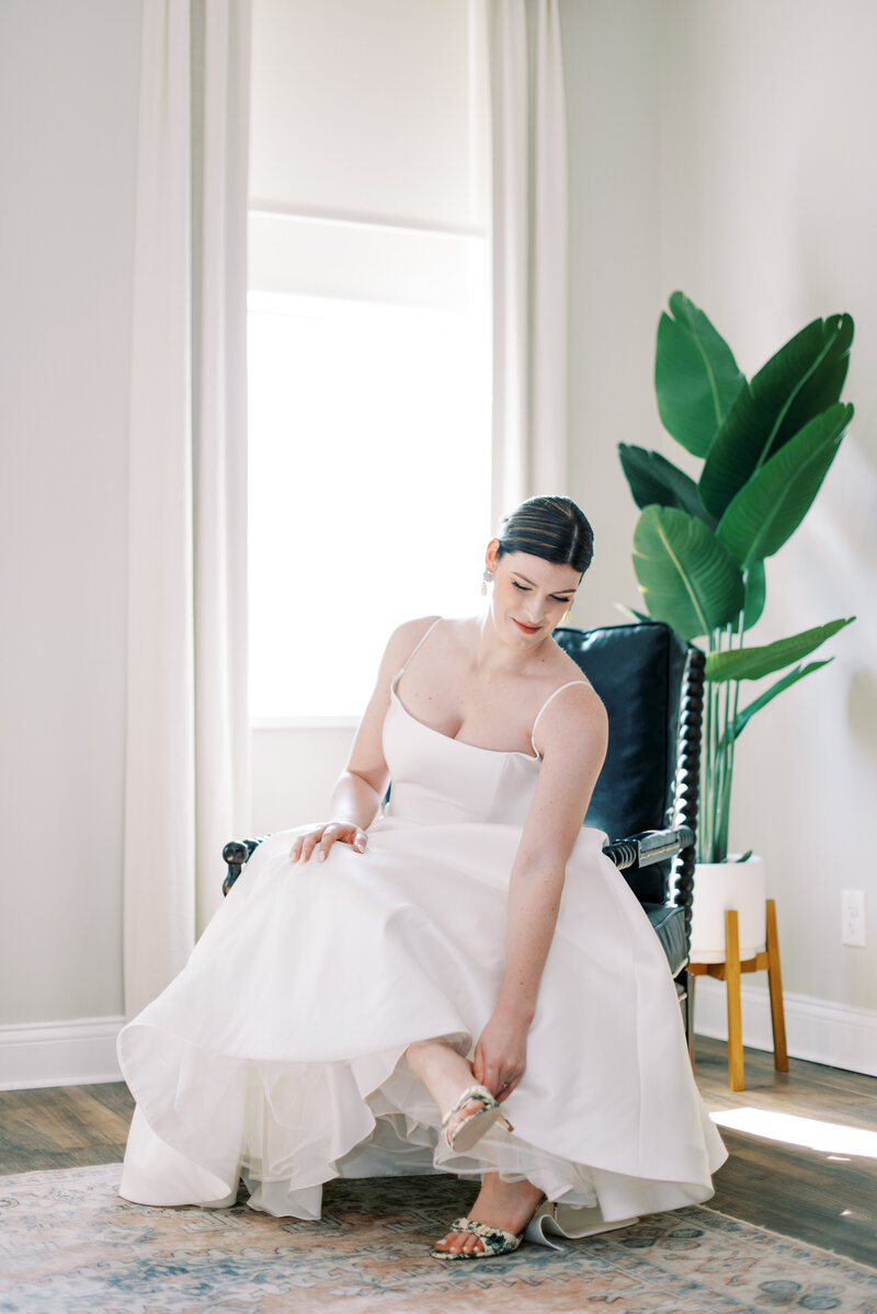 sarah-elizabeth-studio-ohio-wedding-photographer-the-landing-cummins-wedding-friday-getting-ready-50
