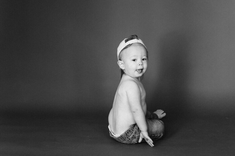 Quinn and Jesse pose with their dogs smiling