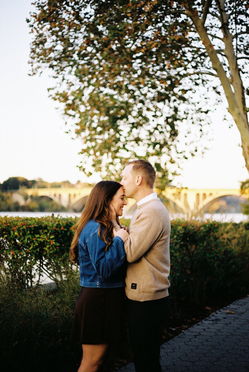 Fall-Engagement-Session-in-Georgetown-DC-on-35mm-Film-4