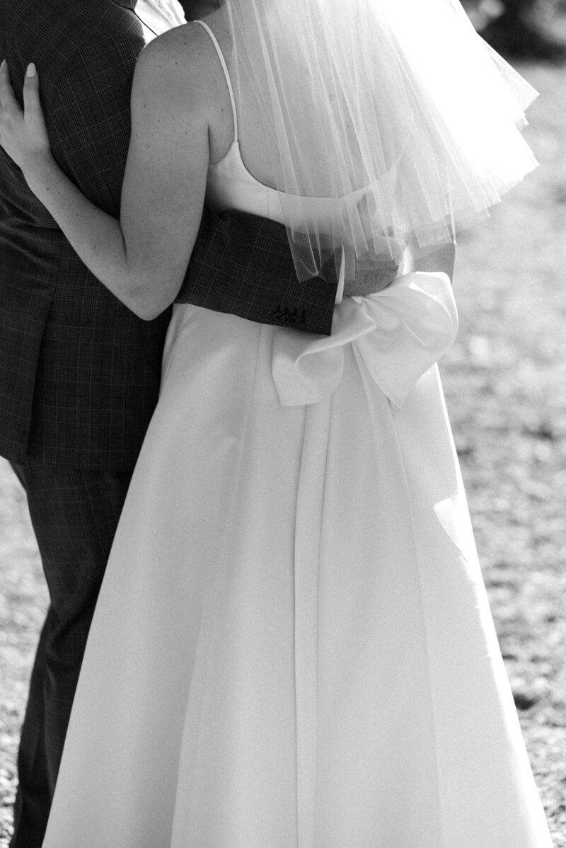 sarah-elizabeth-studio-ohio-wedding-photographer-the-landing-cummins-wedding-friday-bride-groom-portraits-77