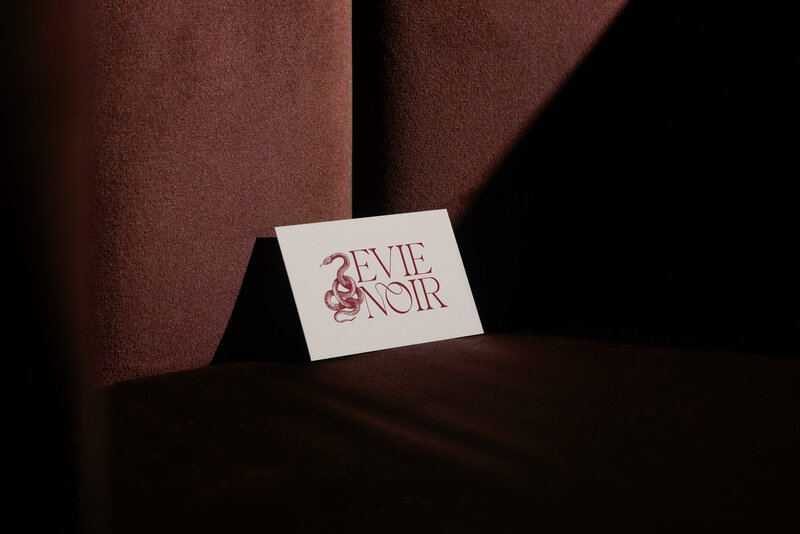 EN-business-card-mockup-2
