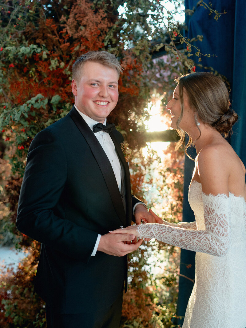 Autumn-Maximalist-Wedding-with-rich-tones-blue-velvet-draping-Ashley-Ludaescher-Photography-Vanessa-Noel-Events-0079
