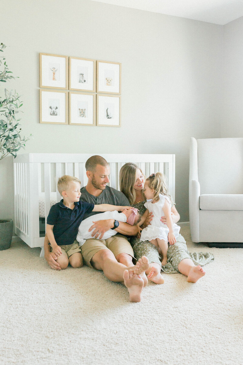 Lyndsey_Rose_Photography_Minnesota_Motherhood_Seniors_Family_Newborn_Photographer_Newborn_Portrait_Gallery1-17