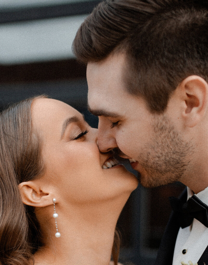milwaukee country club wedding photographed by claire neville photography