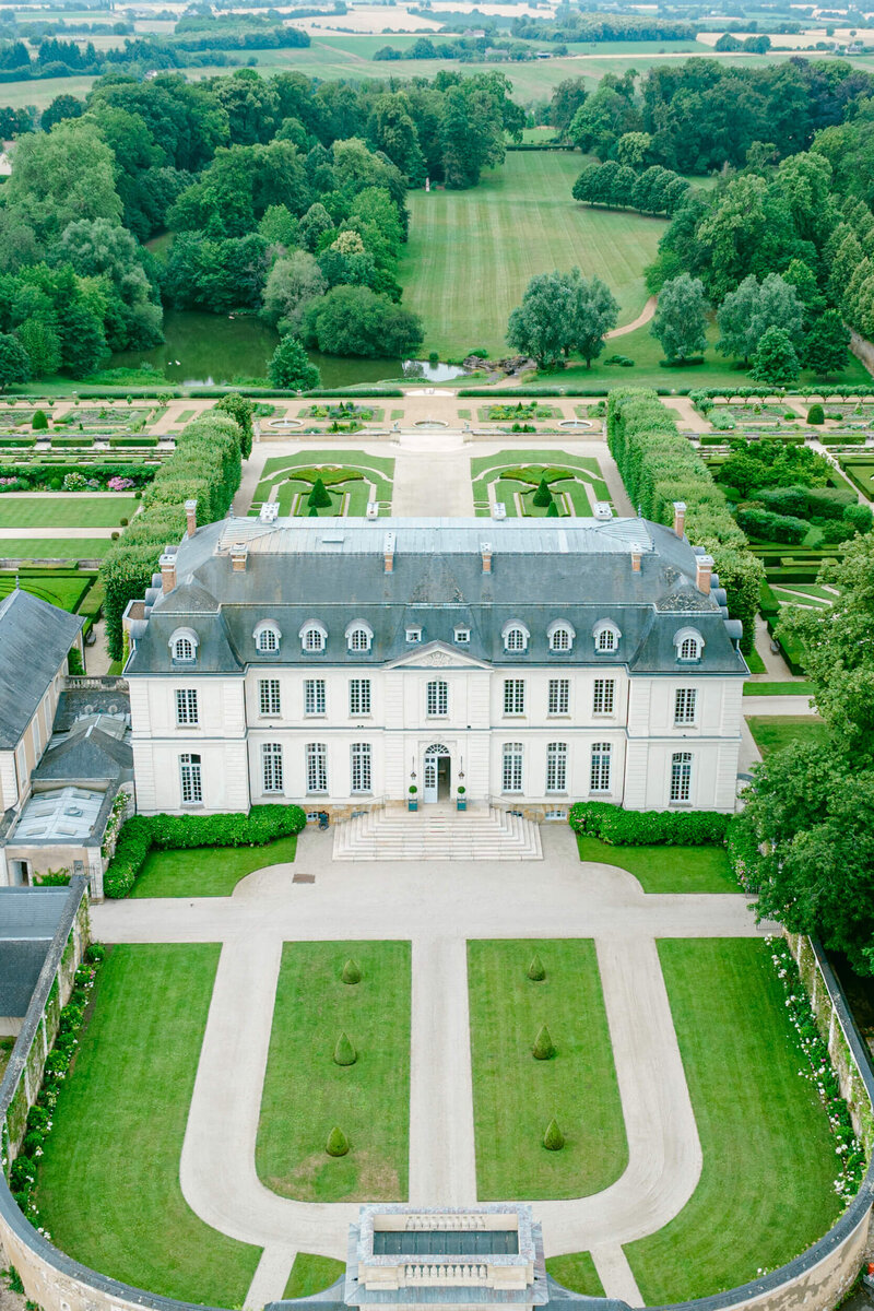 A drone image of the wedding venue chateau du grand luce