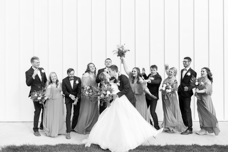 Emerald Pines Wedding - Sioux Falls Wedding Photographer - Madison & Dave - Highlights-189
