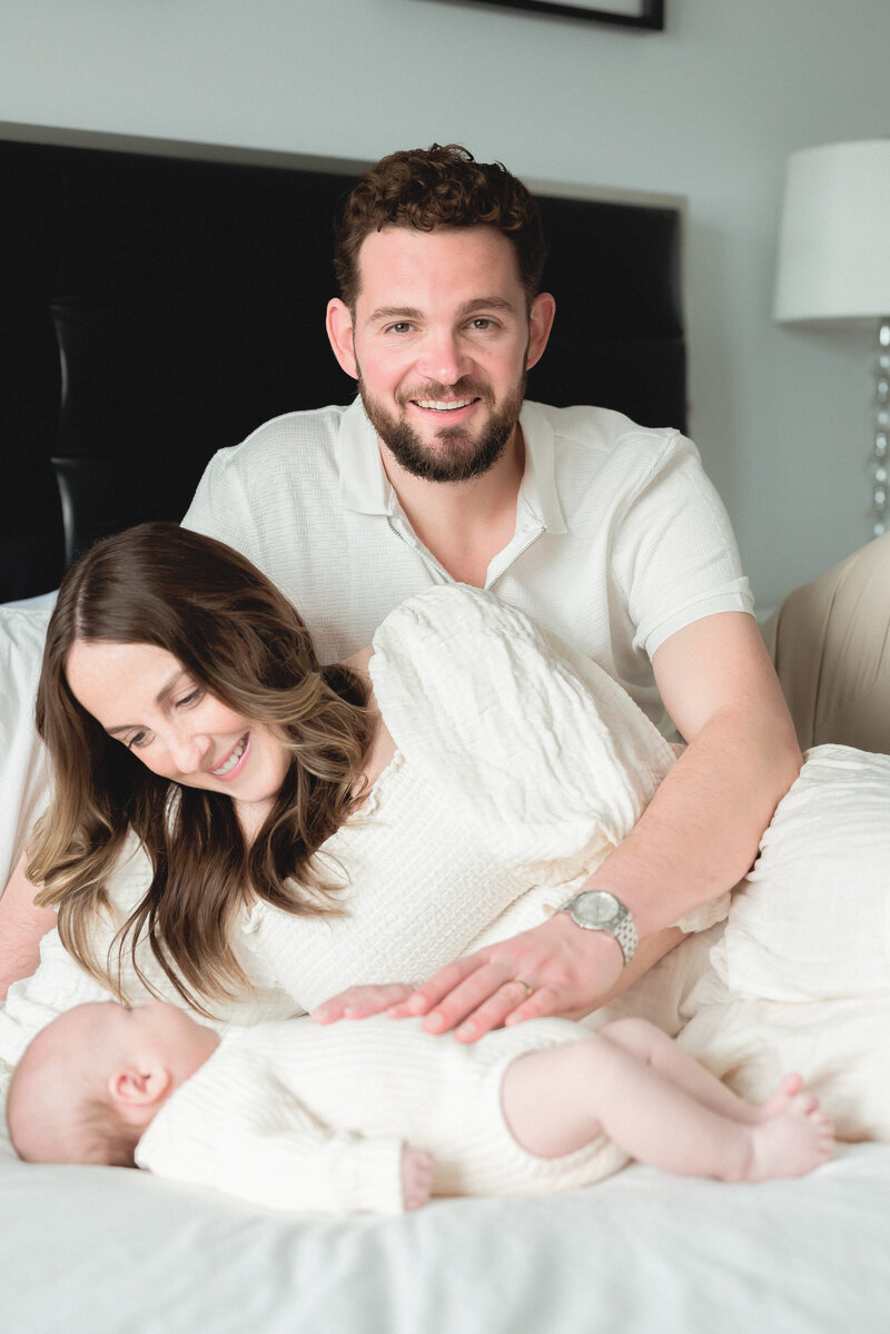 Brooke Lacombe is an Ottawa, Ontario based baby photographer, specializing in motherhood, maternity, newborn and family fine art photography.