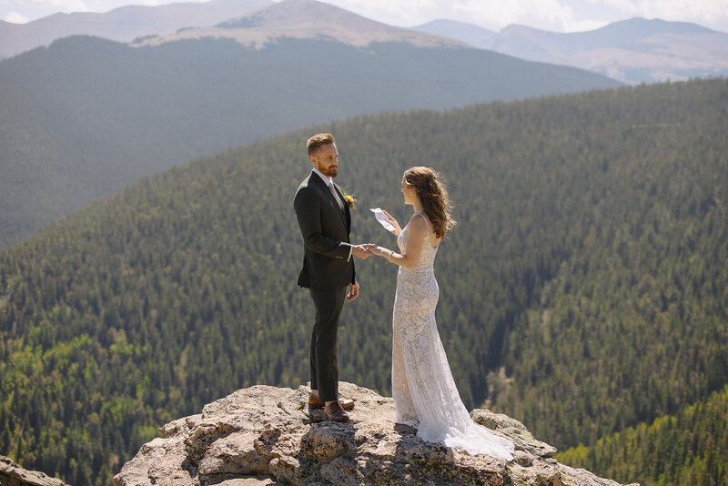 Estes Park Wedding Photographer Denver Wedding Venue Planner Della Terra Mountain Top Fall Colorful Wedding Liz Osban Photography Black Canyon Inn Wyoming Wedding Photographer Elopement Engagement 121