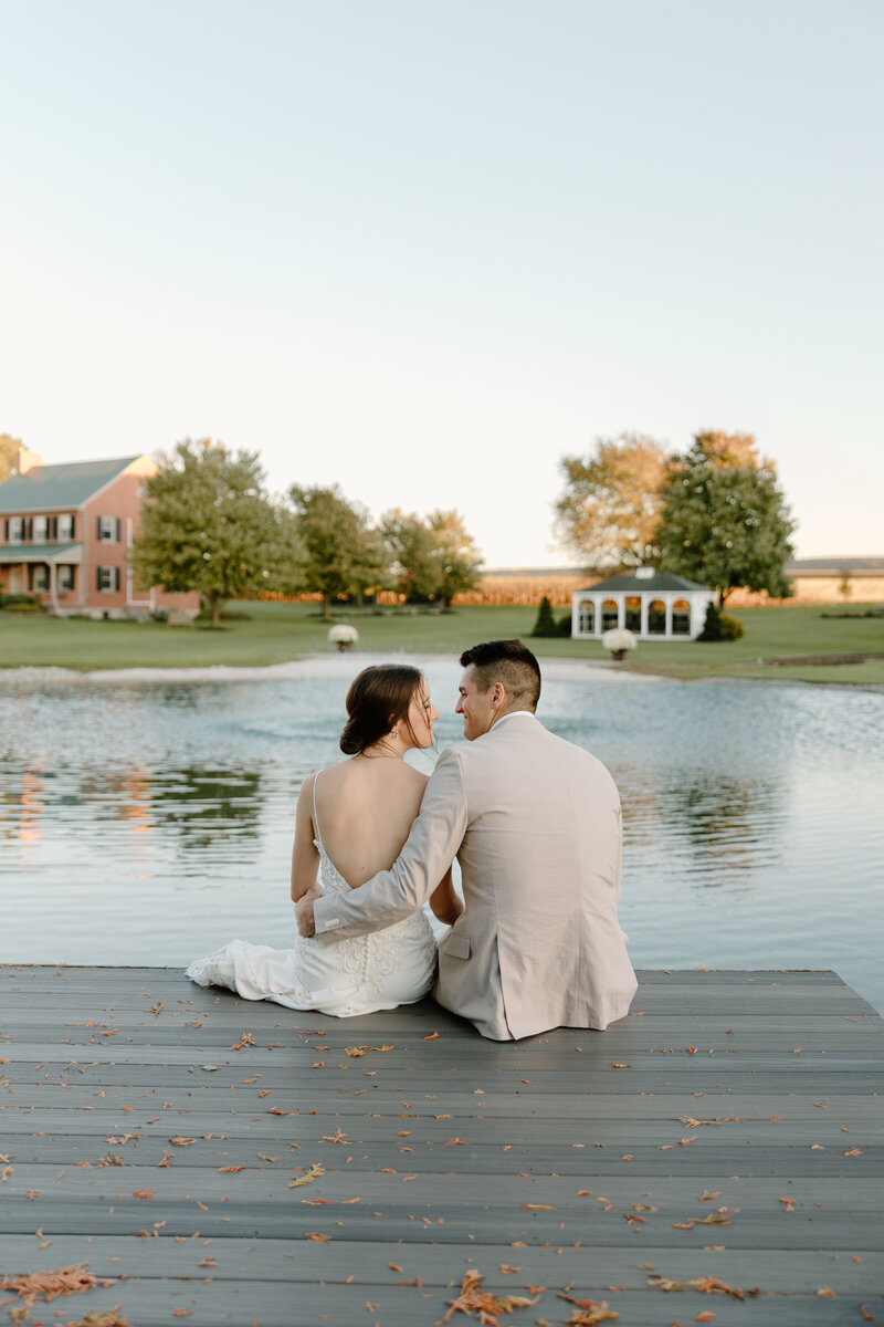 bride and groom golden hour