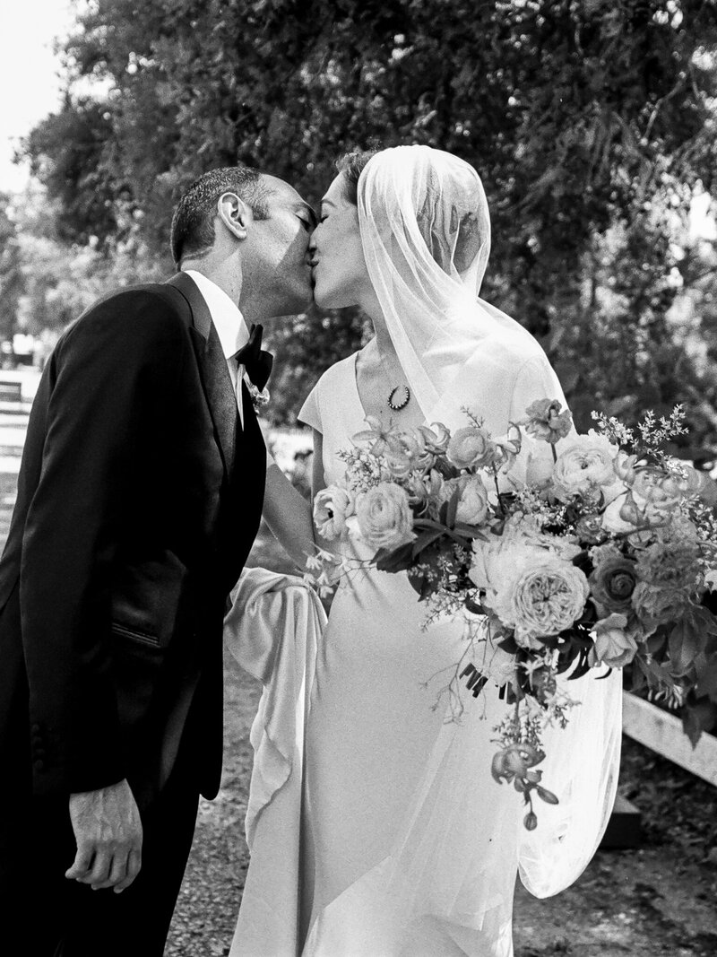 napa-wedding-photographers-dejaureguis-erin-courtney-campovida-wedding-0003