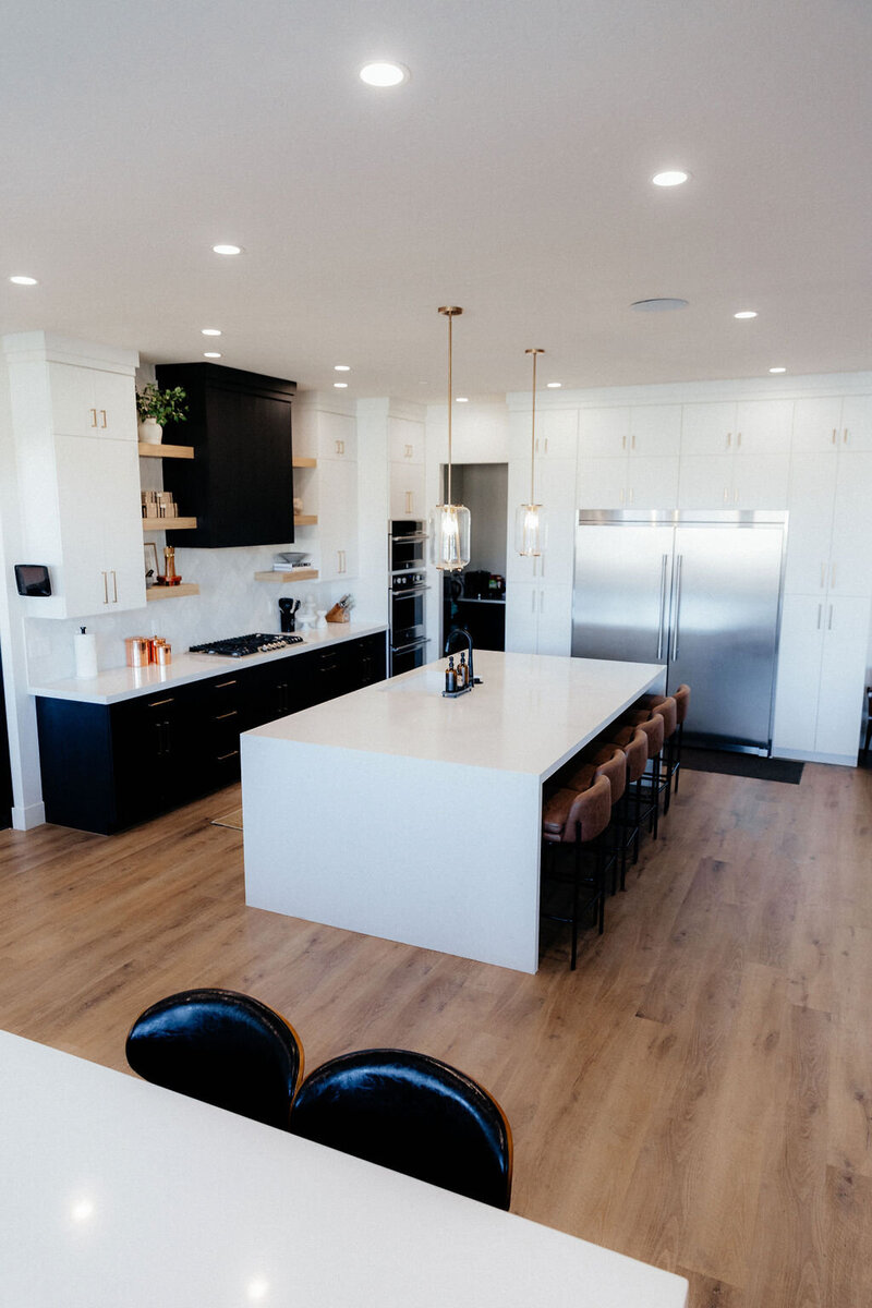 Beezah_FrankiesPlace_ALL-391