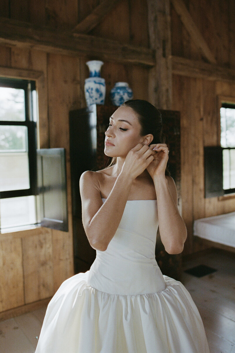 A modern wedding in New York shot on 35mm film