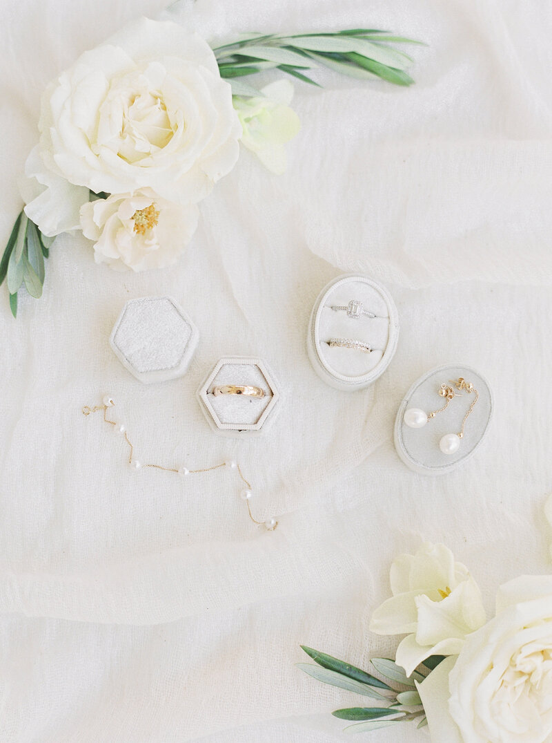 Brianna Chacon + Michael Small Wedding_The Ivory Oak_Madeline Trent Photography_0009