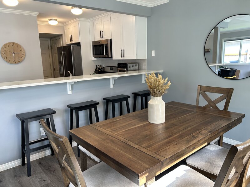 occupied-home-staging-marysville-dining-room-modernmollusk