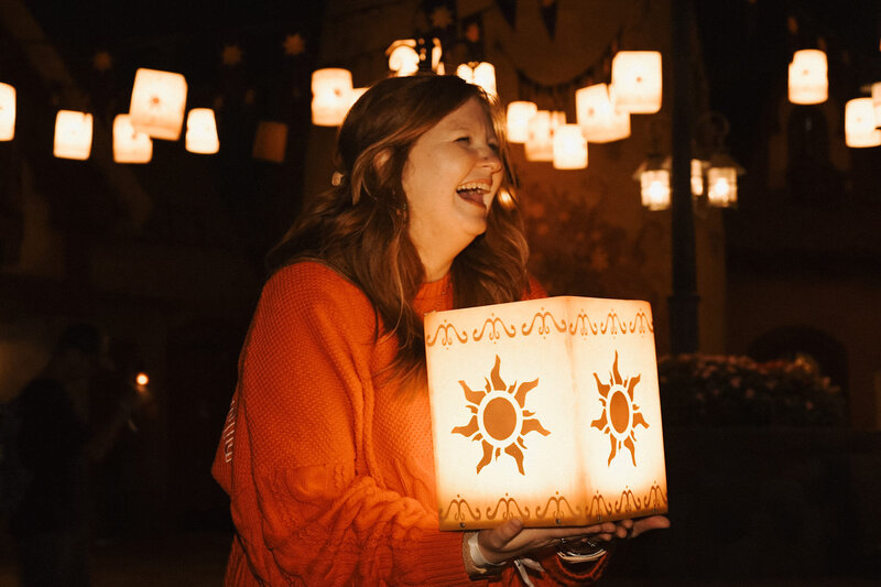 millennial-disney-tangled_latern