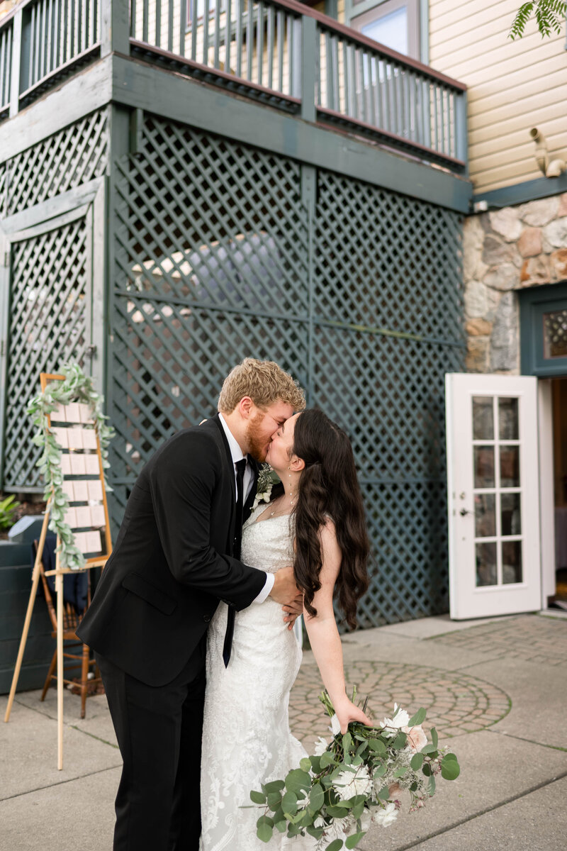 25-K&M - Grand Ledge Opera House Wedding - Mariah Kasten Photo