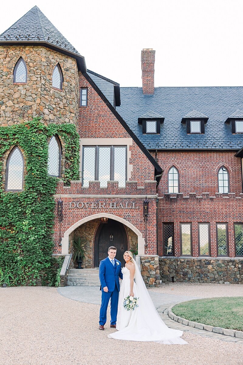 dover-hall-wedding-bride-and-groom-romantic-kiss-at-dover-hall-virginia