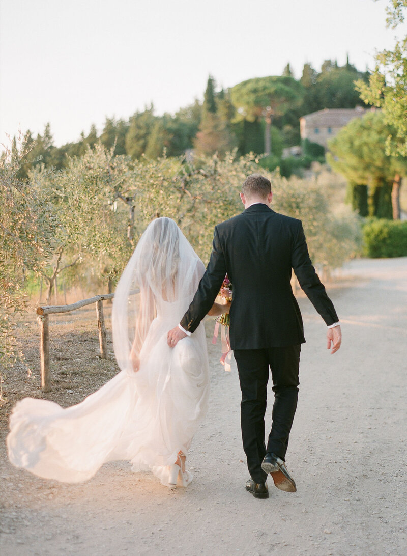 Alexandra-Vonk-wedding-le-filigare-winery-Tuscany -63