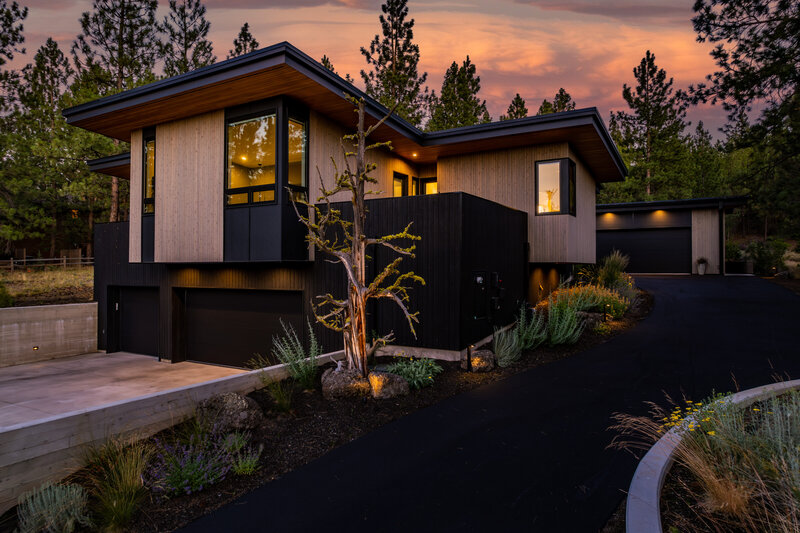 mountain-modern-house-bend-shou-sugi-ban-cedar-siding