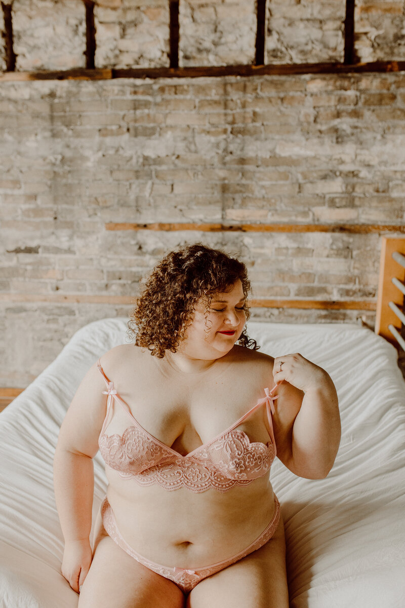 Jessica Frigge Photography is a boudoir photographer based out of Racine, Wisconsin