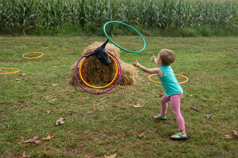 LightCreative_202310_RaleighPumpkinPatchPhotoSession_010