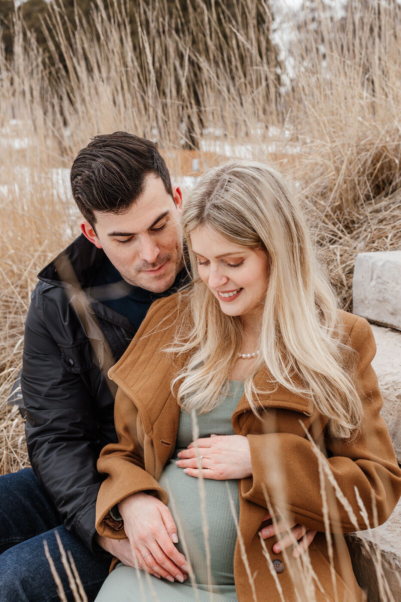 maternity session at Assiniboine Park