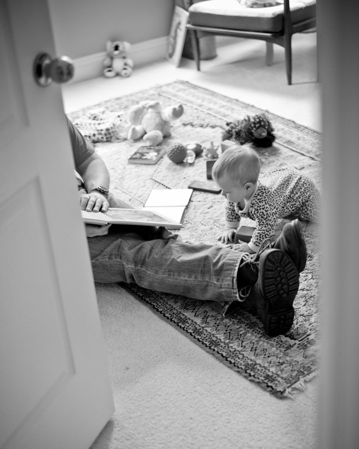 Baby and Father reading books, Lifestyle Family Photography Alexandria VA