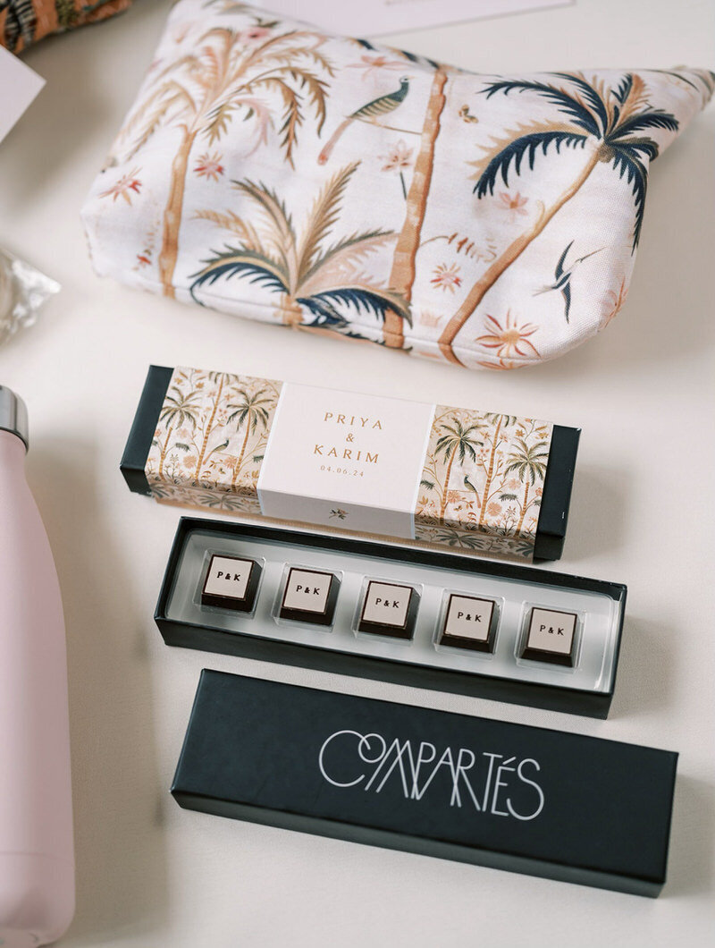 Custom Luxury Miami Tropical Wedding invitation by @wedluxecreative for @gobelladesign 2