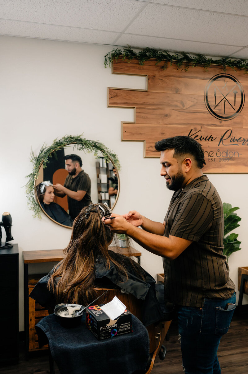 KEVIN-RIVERA-HAIR-MILWAUKEE-WEDDING-HAIRSTYLIST-EMERALD-TIDE-PHOTO-95