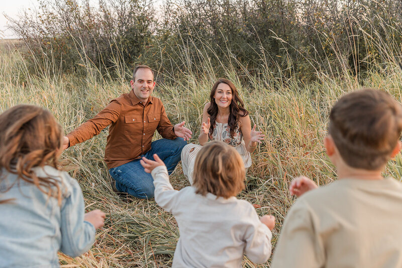 2023-krystal-moore-photography-prairie-farm-family-photos-saskatchewan-40