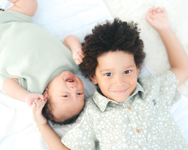 dothan baby and sibling photographer