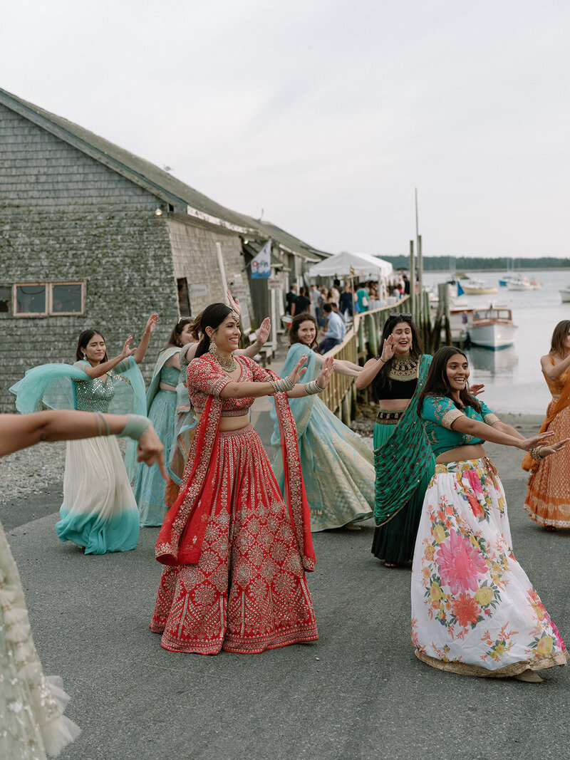 17 Maineweddingbridesmaids.A+R.05-123_websize