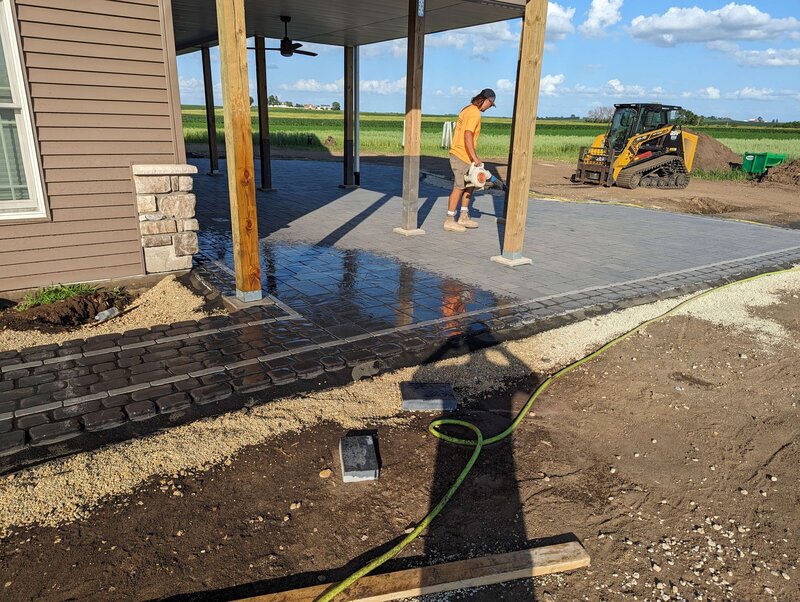 Cedar-Rapids-Manchester-Iowa-hardscaping-Supreme-Green-_20240618_233641167