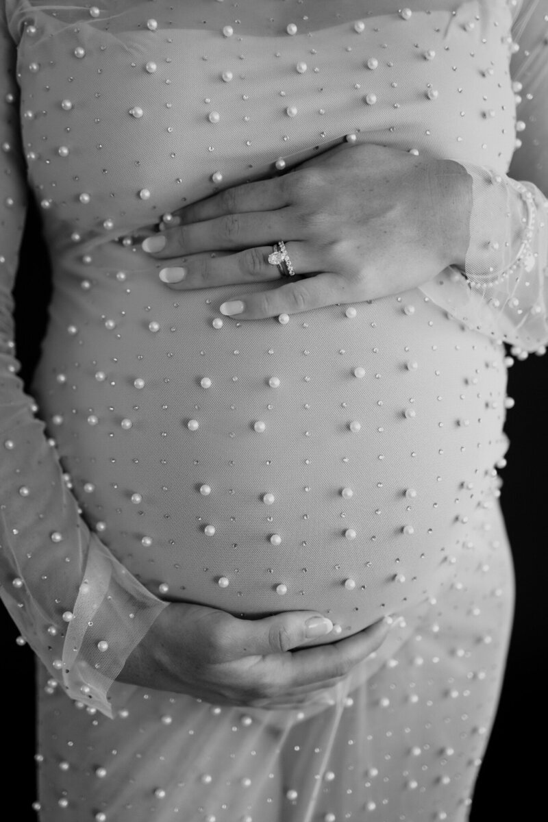 studio maternity session_K-2337