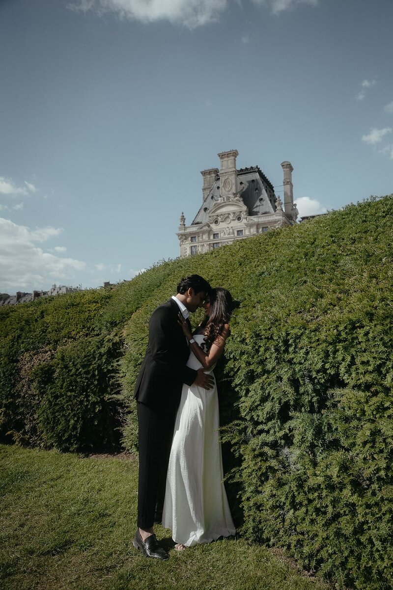 jardins tuileries couple wedding elopement photographer photo shoot inspiration