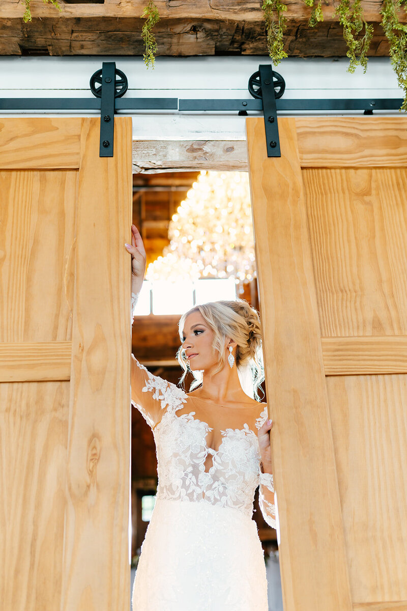 kidd-wedding-glenn-royal-barn-port-austin-michigan-379