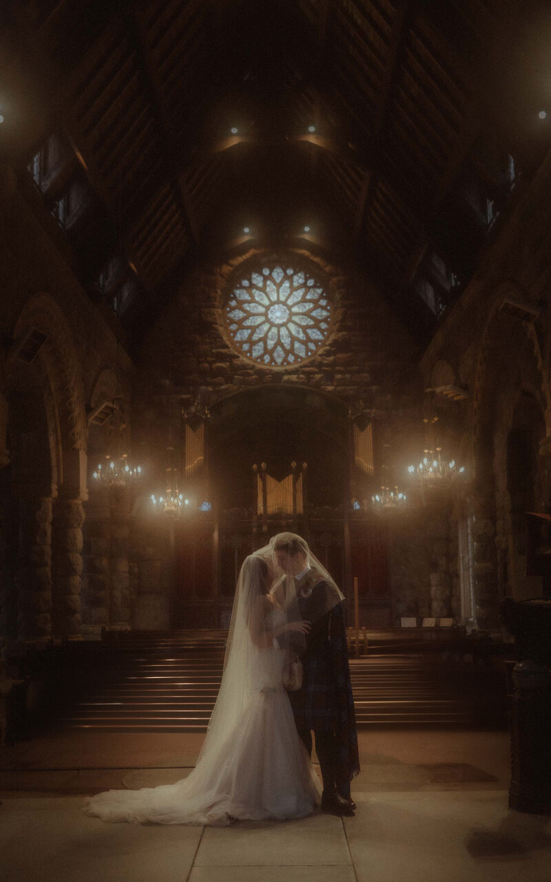 WeddingPhotography-TheSwiechs-StConansAndArdanaiseigScotland-178